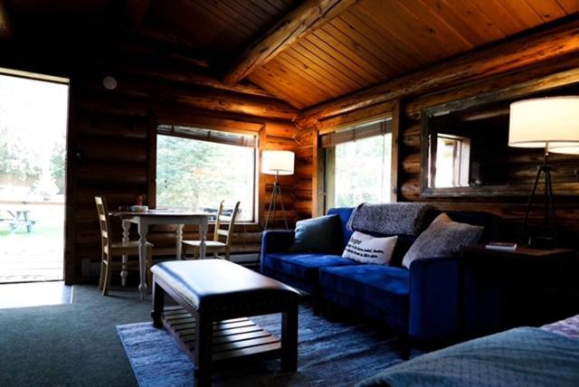 Hope Alaska's Bear Creek Lodge photo 30