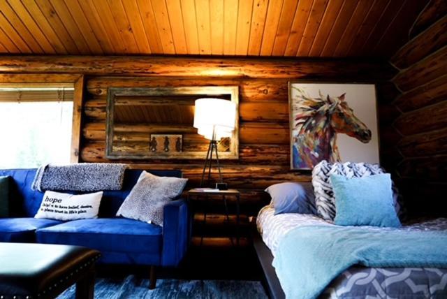 Hope Alaska's Bear Creek Lodge photo 36