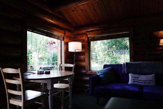 Hope Alaska's Bear Creek Lodge photo 38