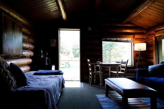 Hope Alaska's Bear Creek Lodge photo 40