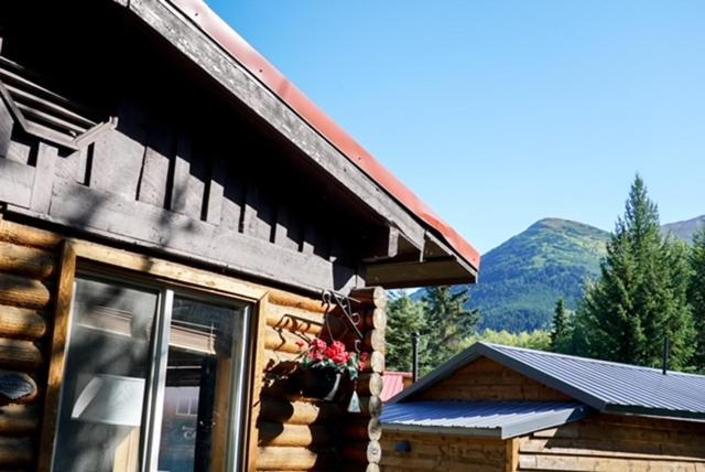 Hope Alaska's Bear Creek Lodge photo 50