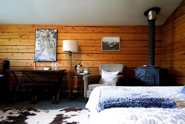 Hope Alaska's Bear Creek Lodge photo 91