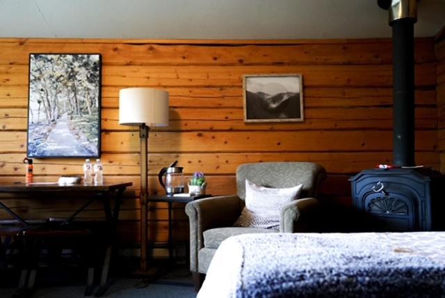 Hope Alaska's Bear Creek Lodge photo 94