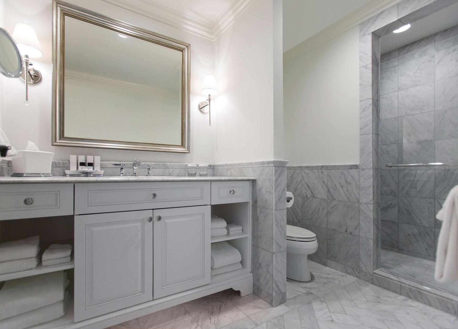 The Charleston Place photo 17