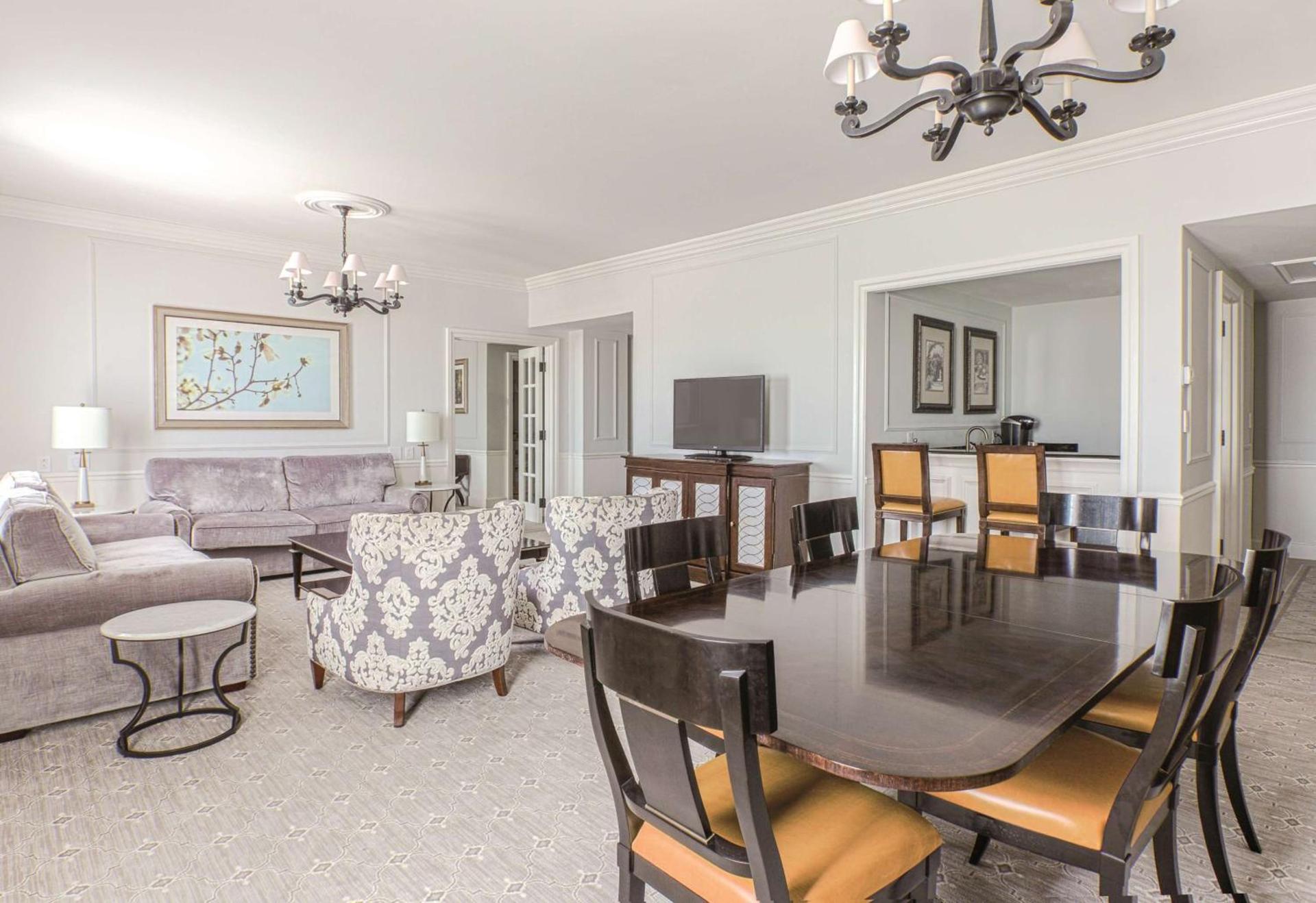 The Charleston Place photo 24