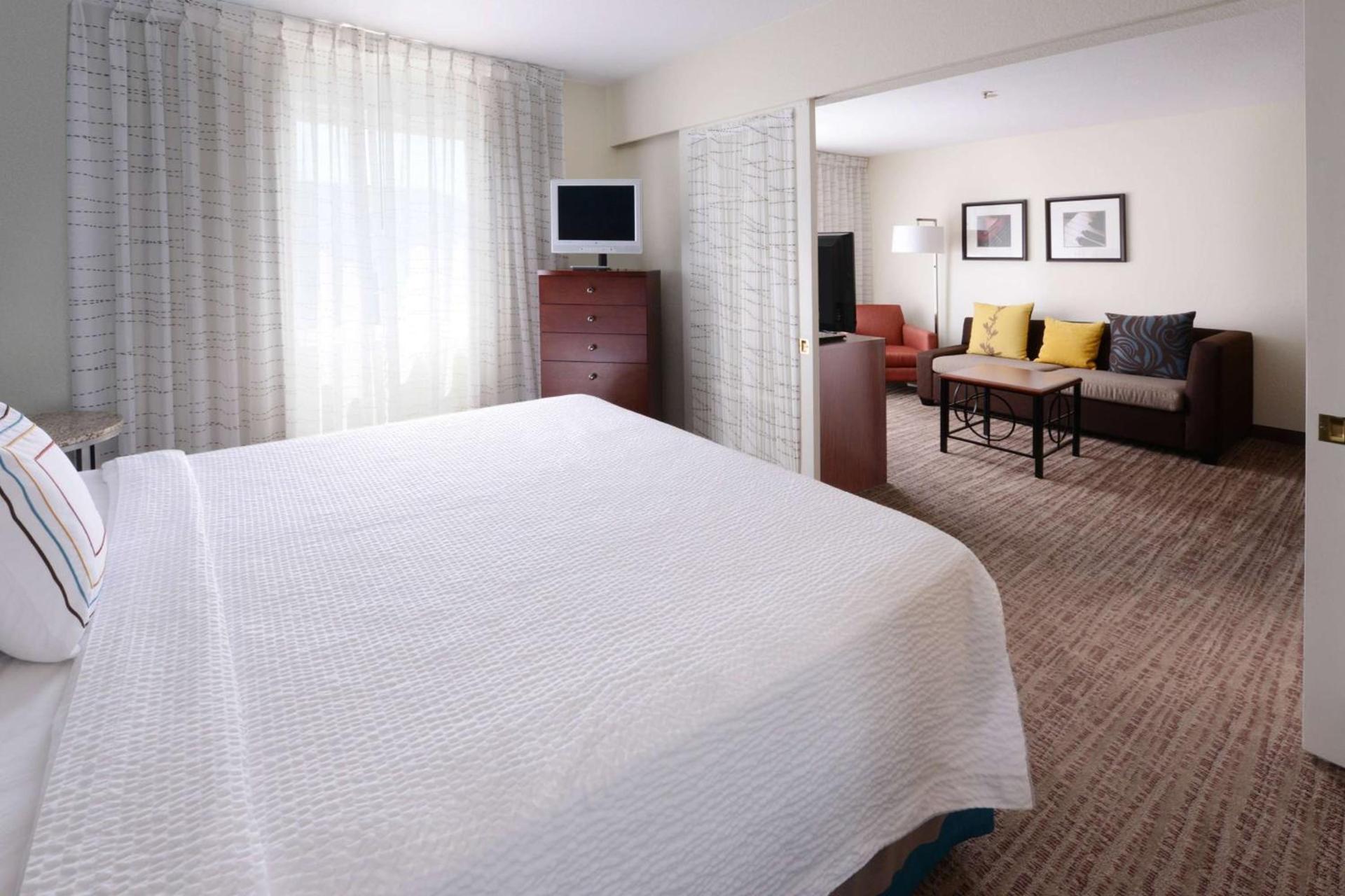 Sonesta ES Suites Dallas Medical Market Center photo 9