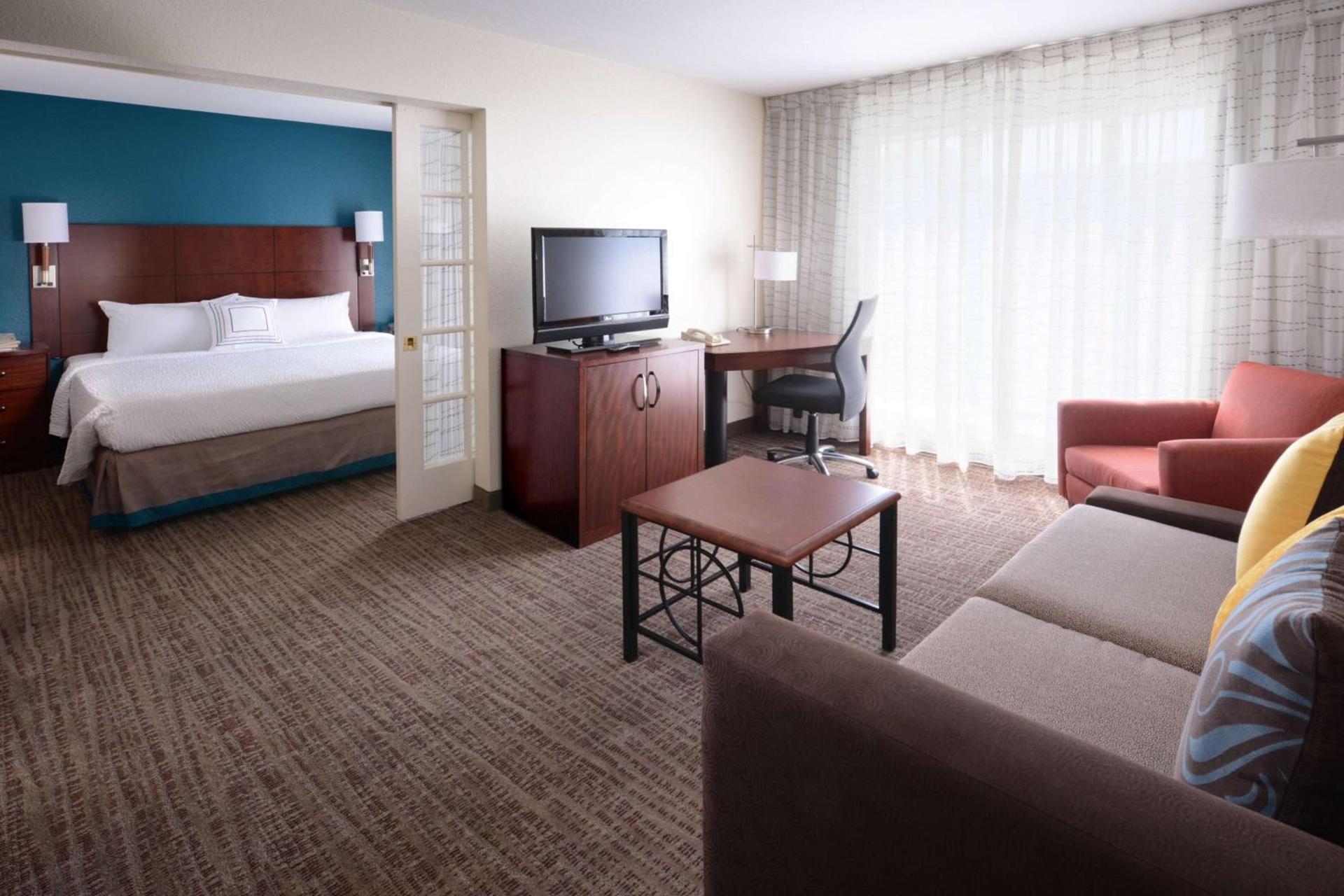 Sonesta ES Suites Dallas Medical Market Center photo 6
