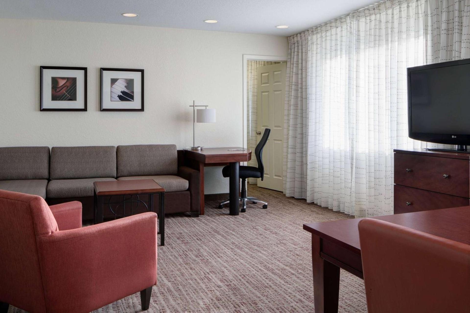 Sonesta ES Suites Dallas Medical Market Center photo 11