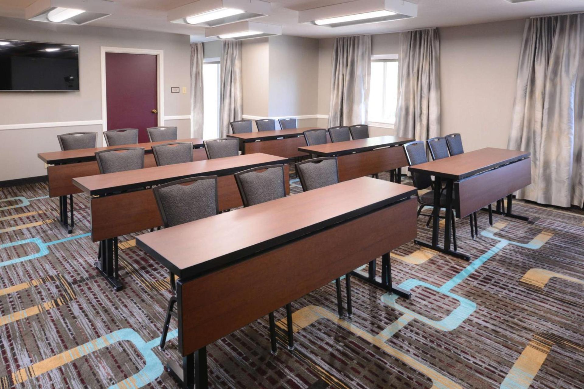 Sonesta ES Suites Dallas Medical Market Center photo 23