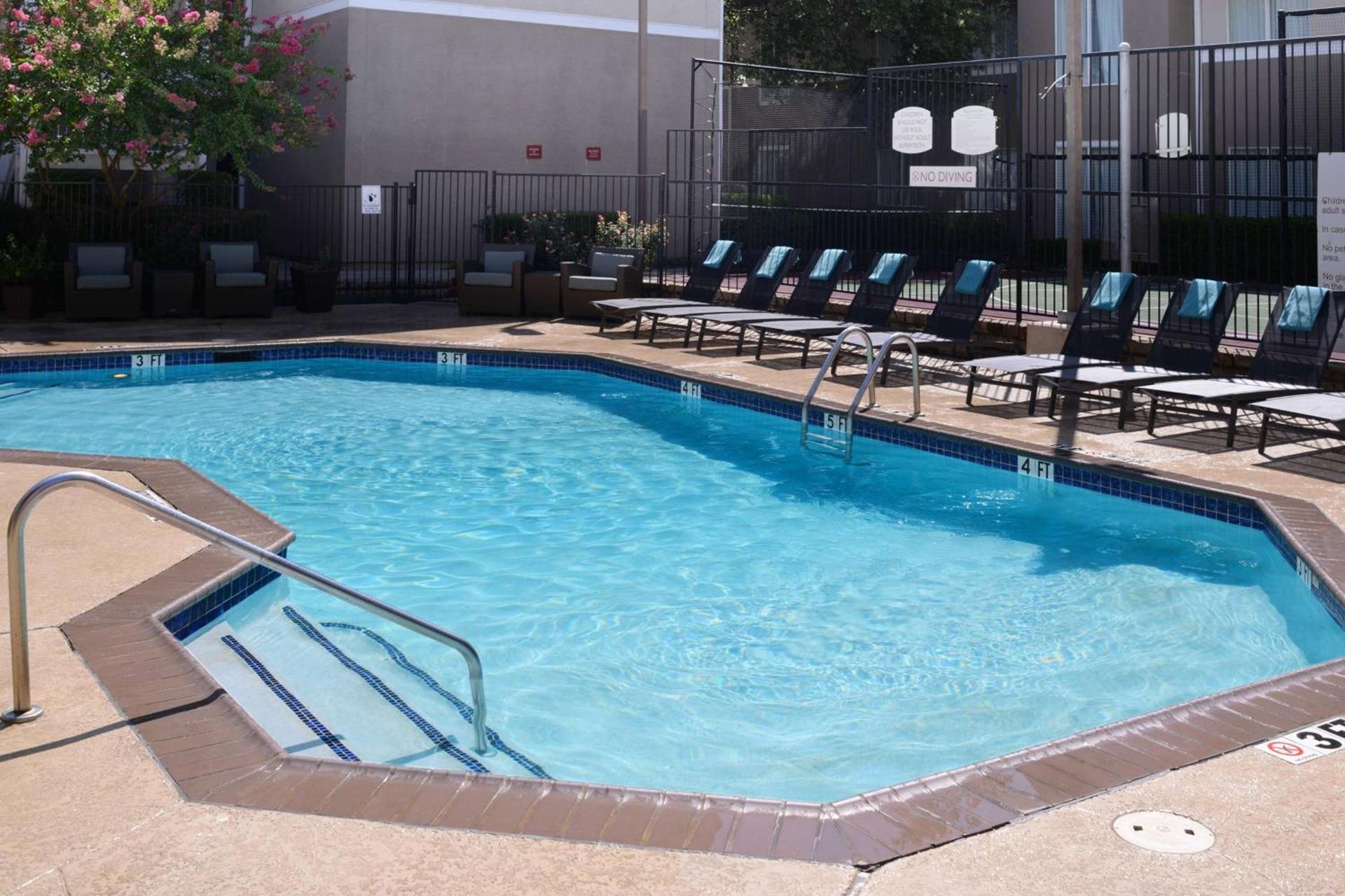 Sonesta ES Suites Dallas Medical Market Center photo 2