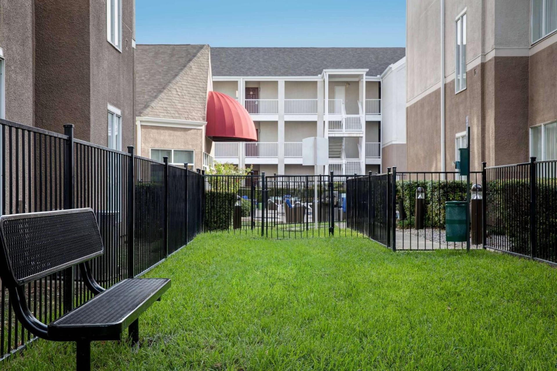Sonesta ES Suites Dallas Medical Market Center photo 3