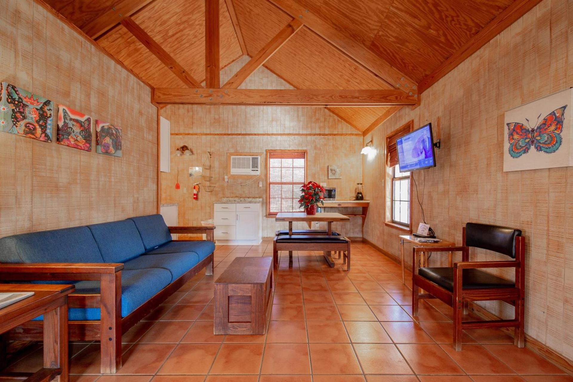 Seven Bluff Cabins photo 59