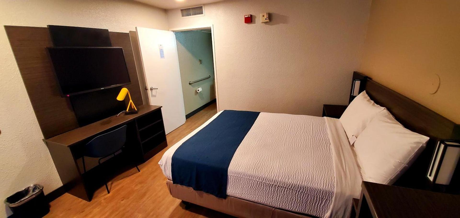 Motel 6-Palmdale, CA photo 39
