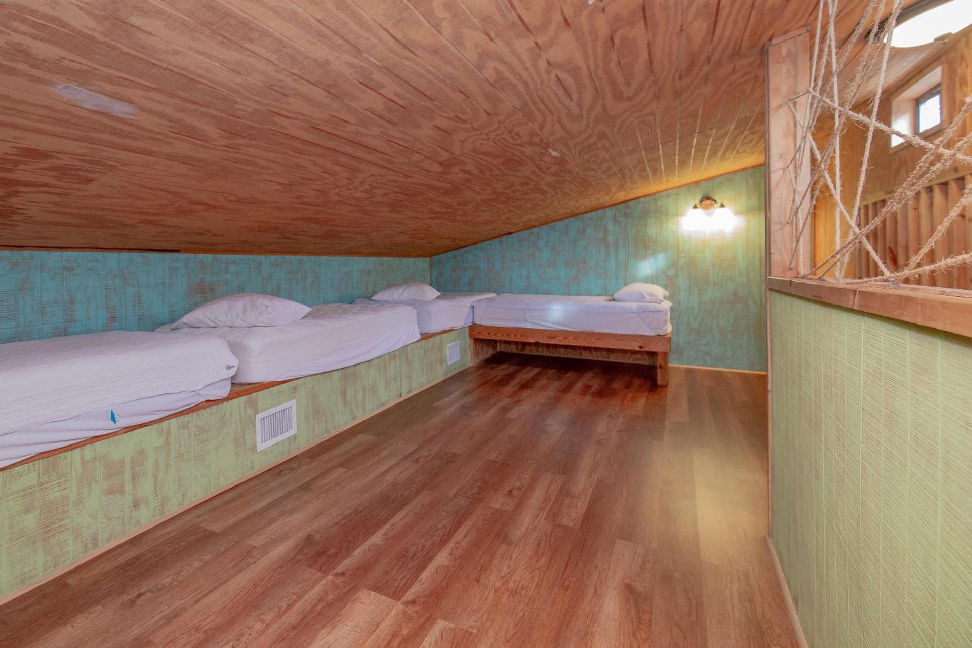 Seven Bluff Cabins photo 44