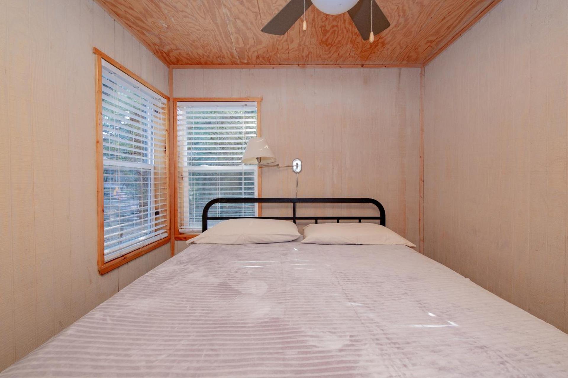 Seven Bluff Cabins photo 27