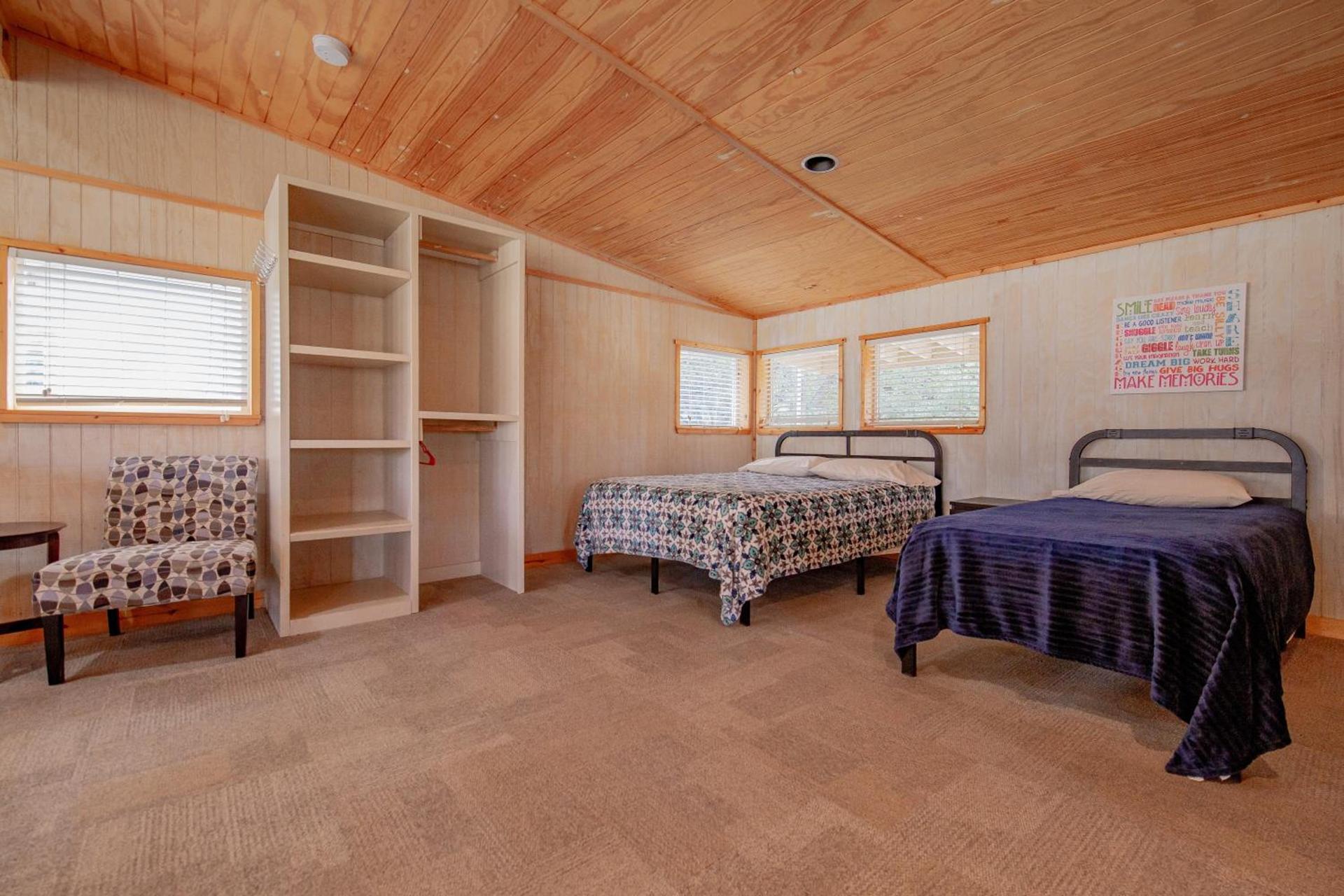 Seven Bluff Cabins photo 28