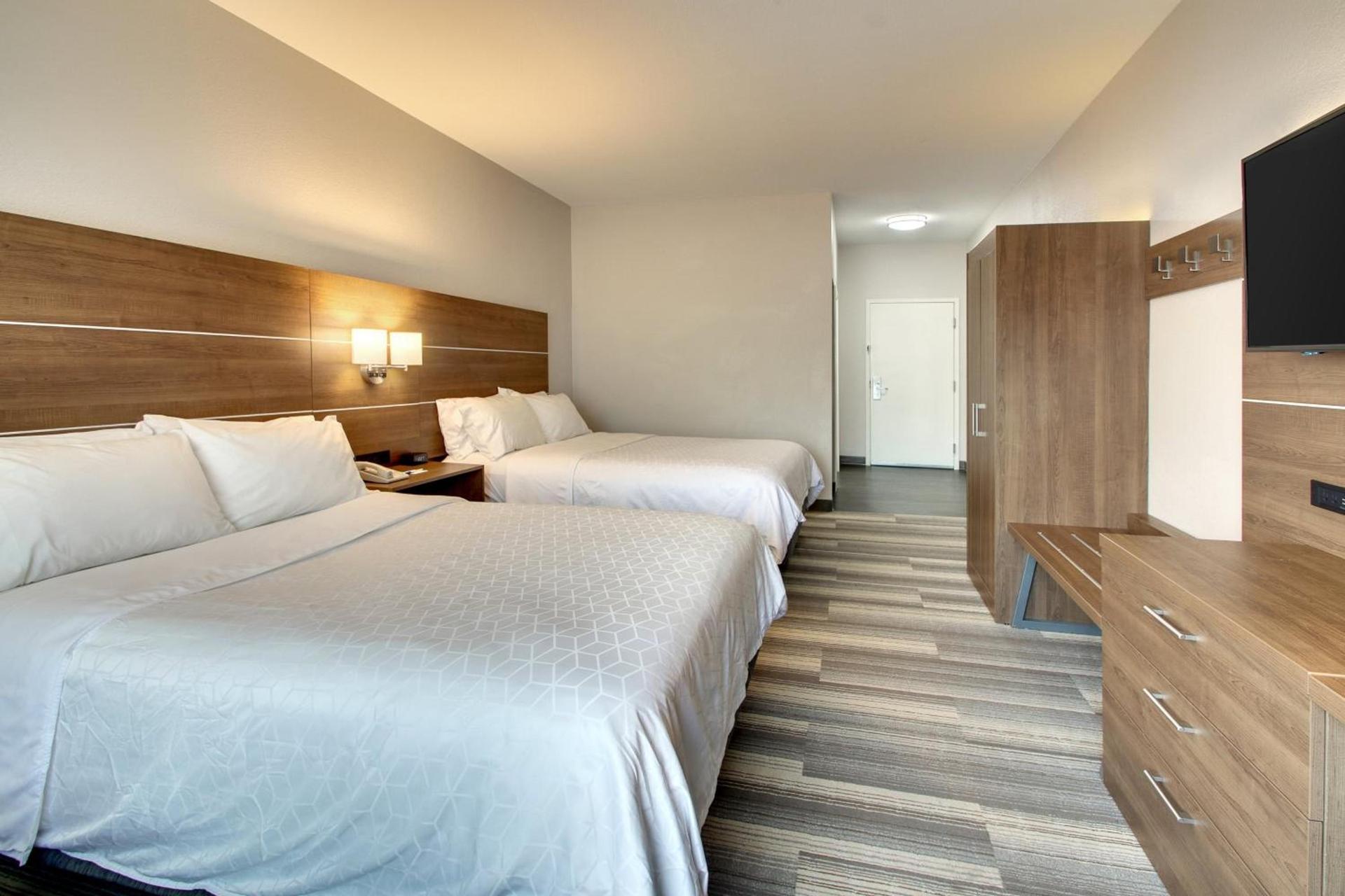 Holiday Inn Express & Suites Laurel by IHG photo 13