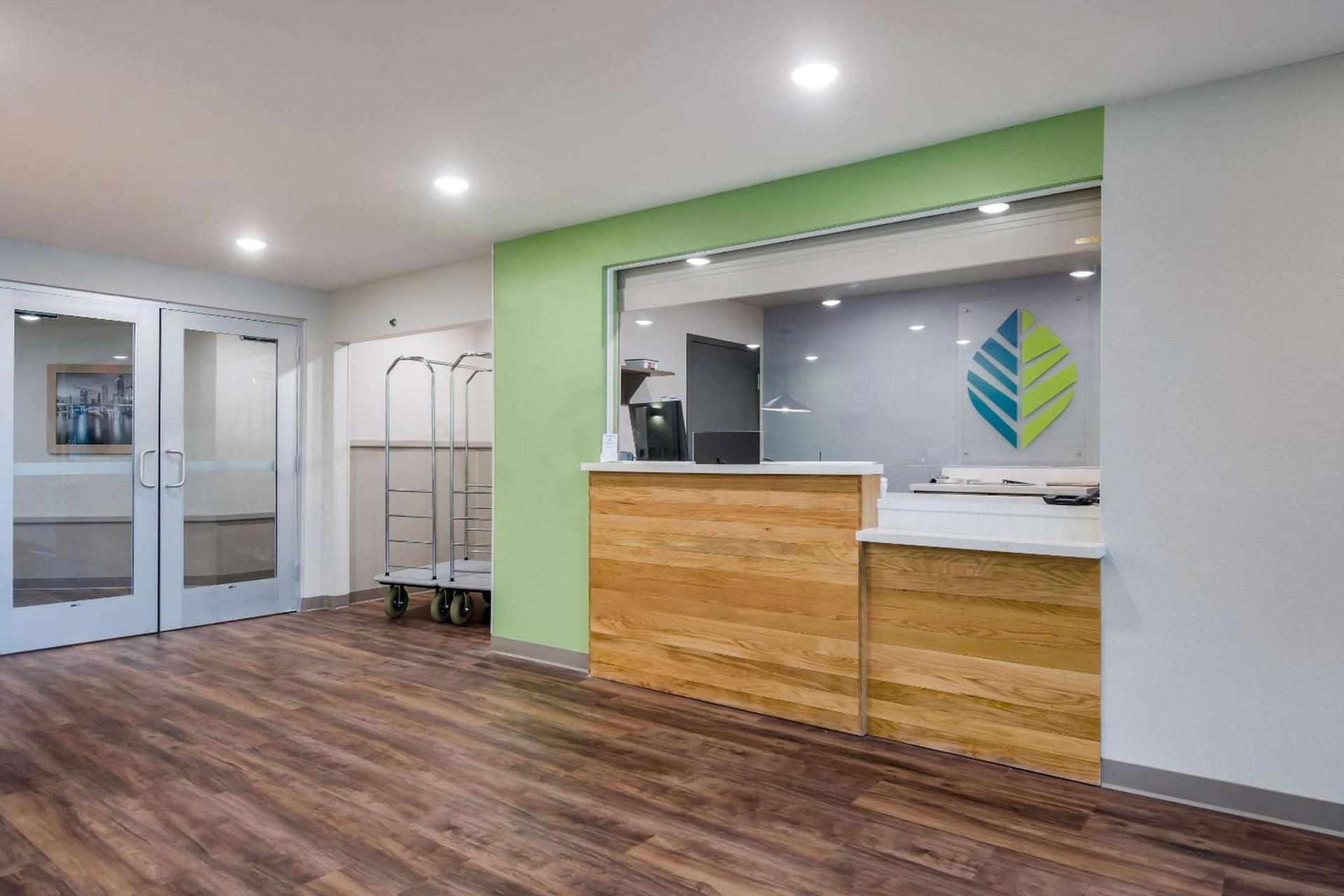 WoodSpring Suites Tampa Airport North Veterans Expressway photo 3