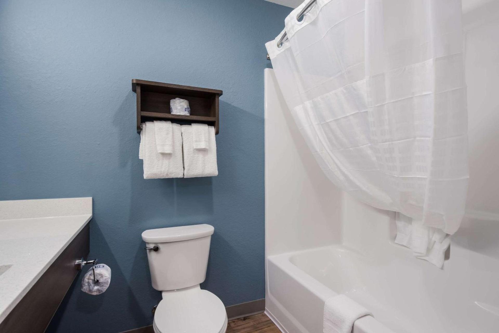 WoodSpring Suites Tampa Airport North Veterans Expressway photo 8