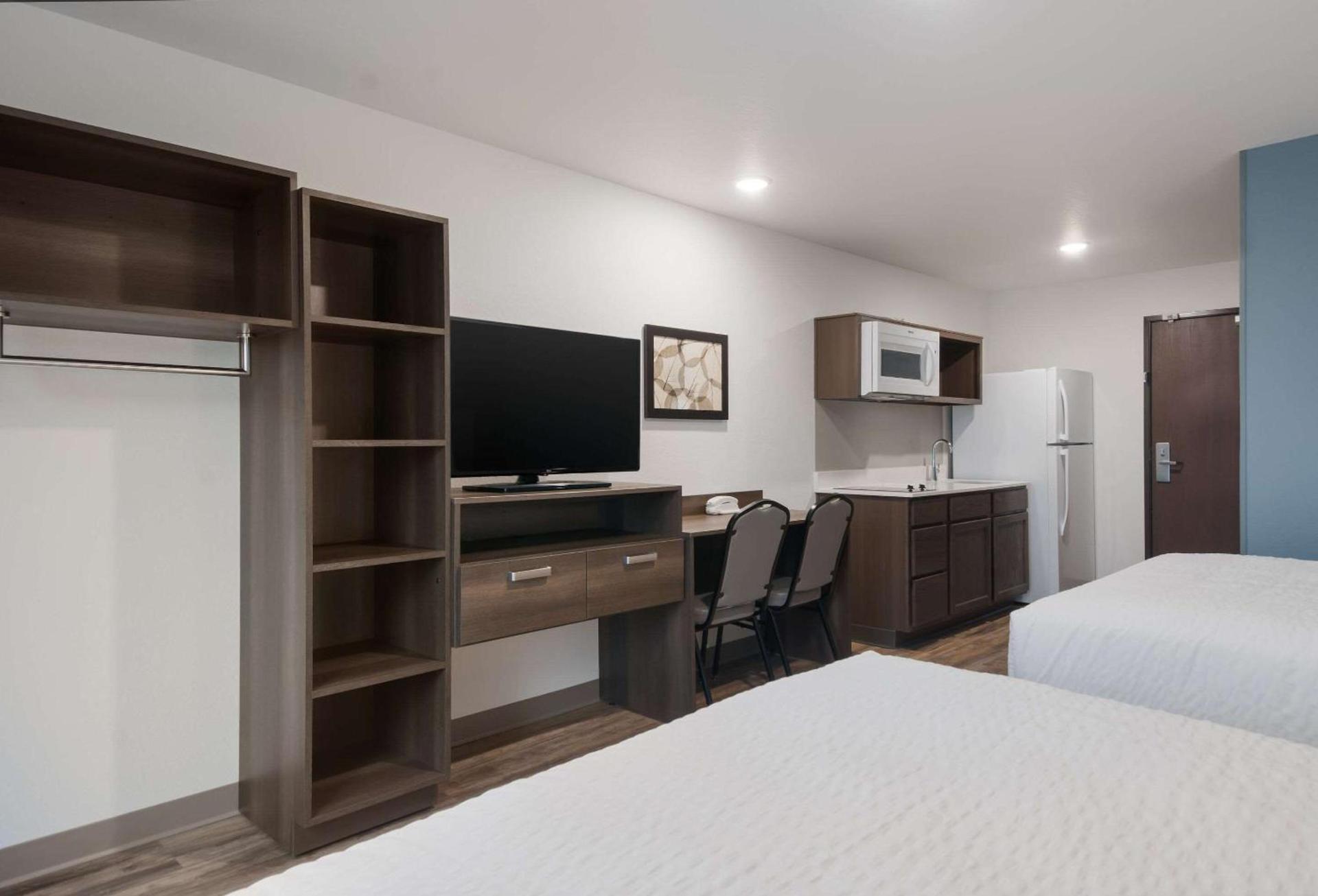 WoodSpring Suites Tampa Airport North Veterans Expressway photo 11