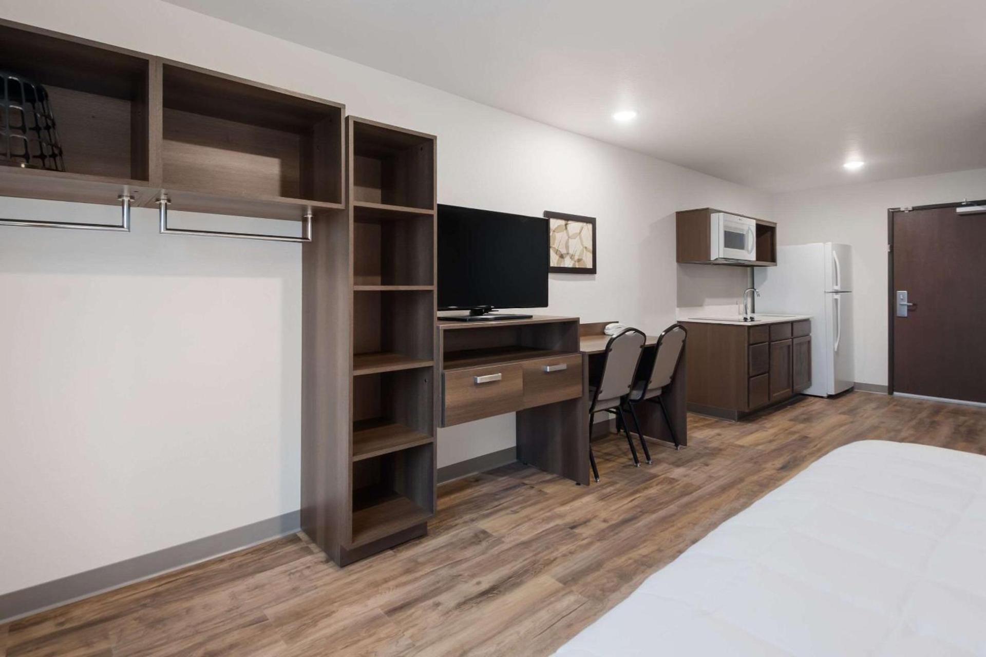 WoodSpring Suites Tampa Airport North Veterans Expressway photo 15