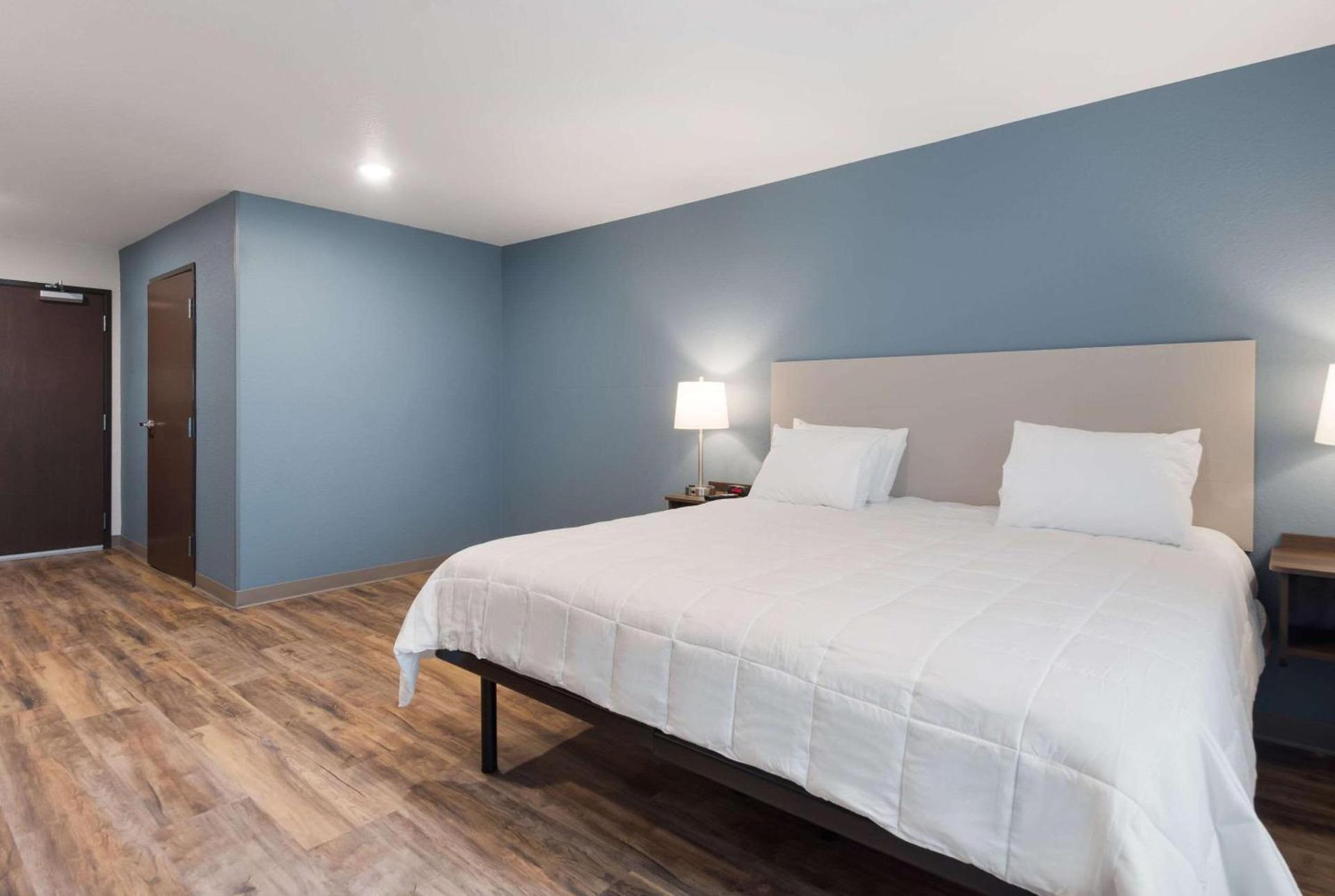 WoodSpring Suites Tampa Airport North Veterans Expressway photo 16