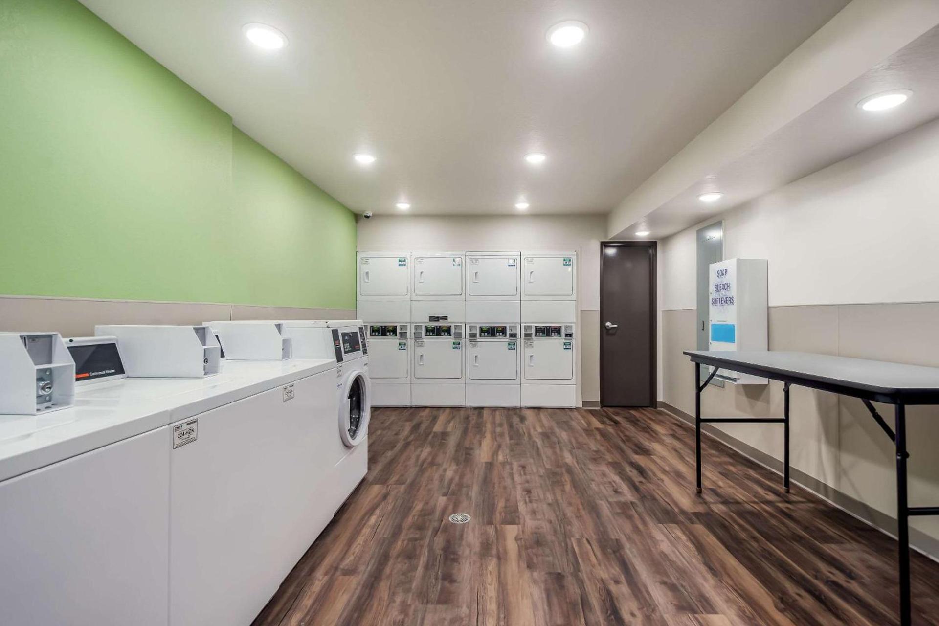 WoodSpring Suites Tampa Airport North Veterans Expressway photo 20