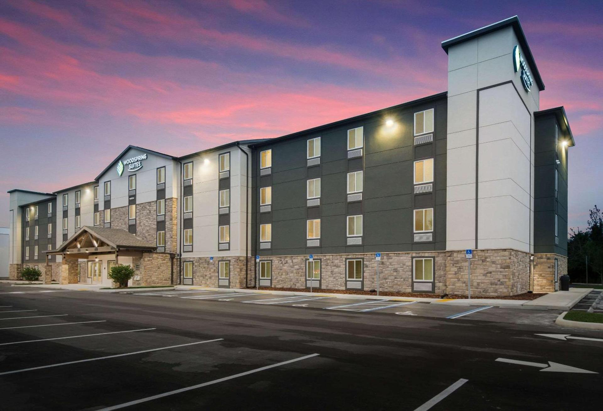 WoodSpring Suites Tampa Airport North Veterans Expressway photo 23