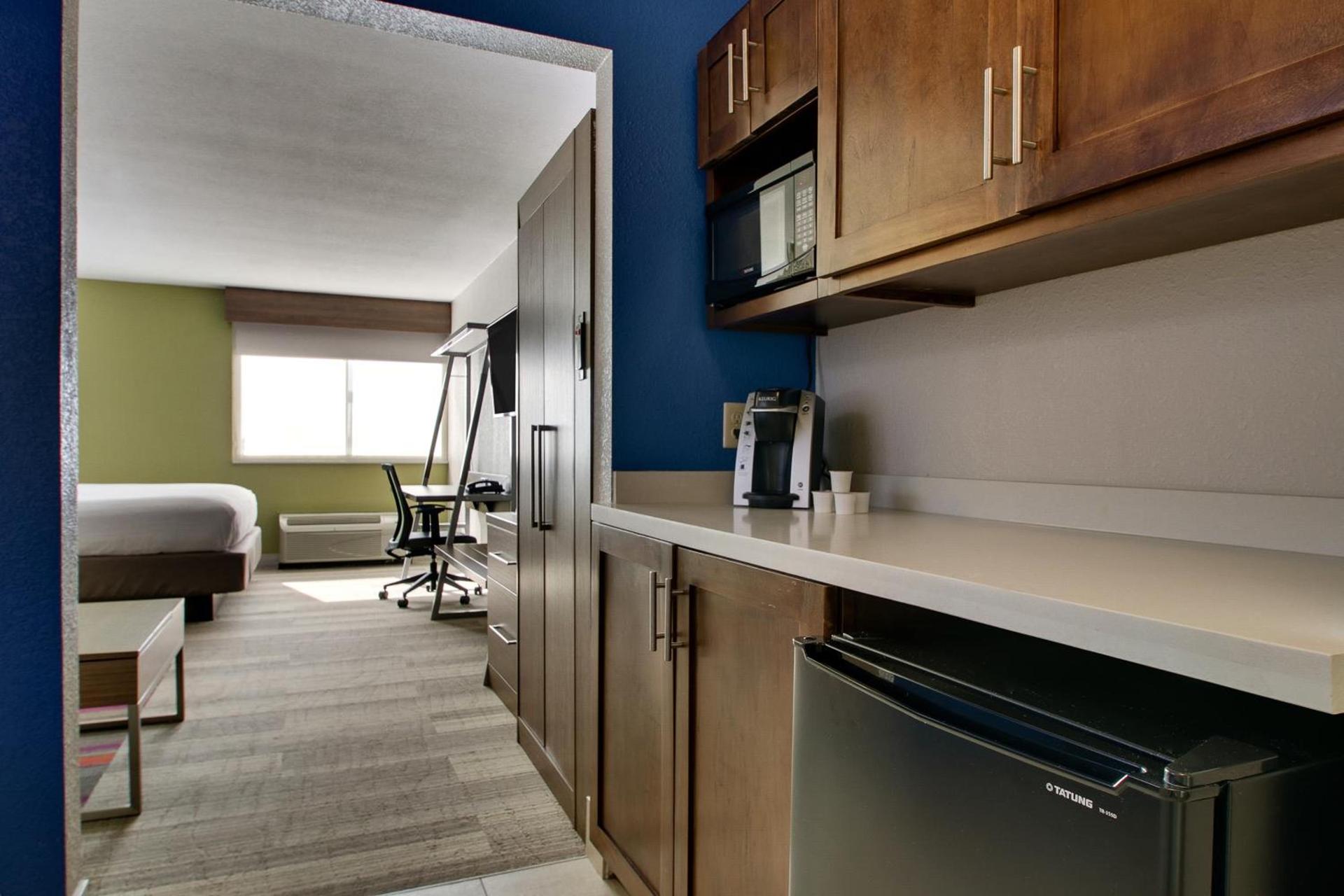 Holiday Inn Express & Suites Wapakoneta by IHG photo 18