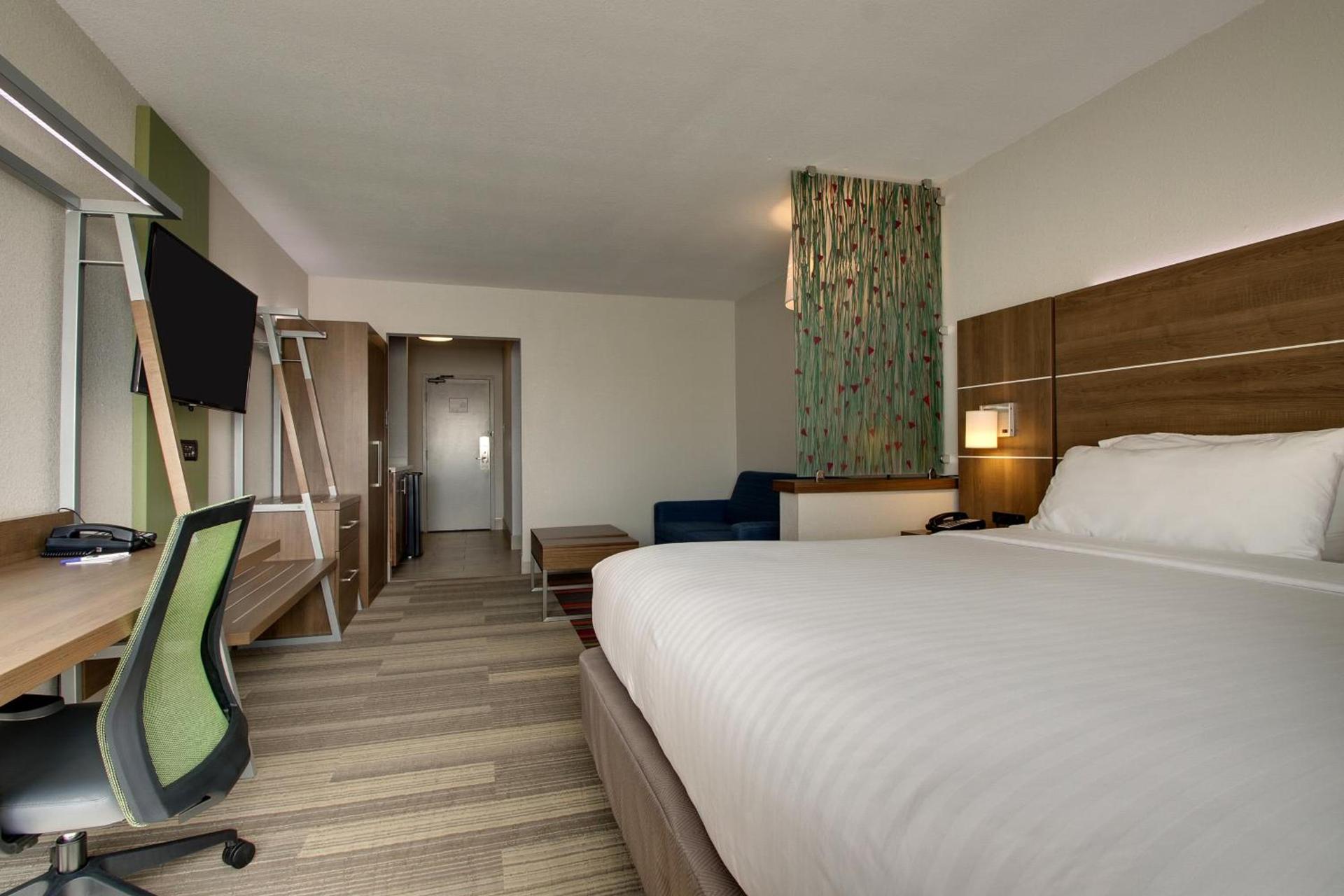 Holiday Inn Express & Suites Wapakoneta by IHG photo 16