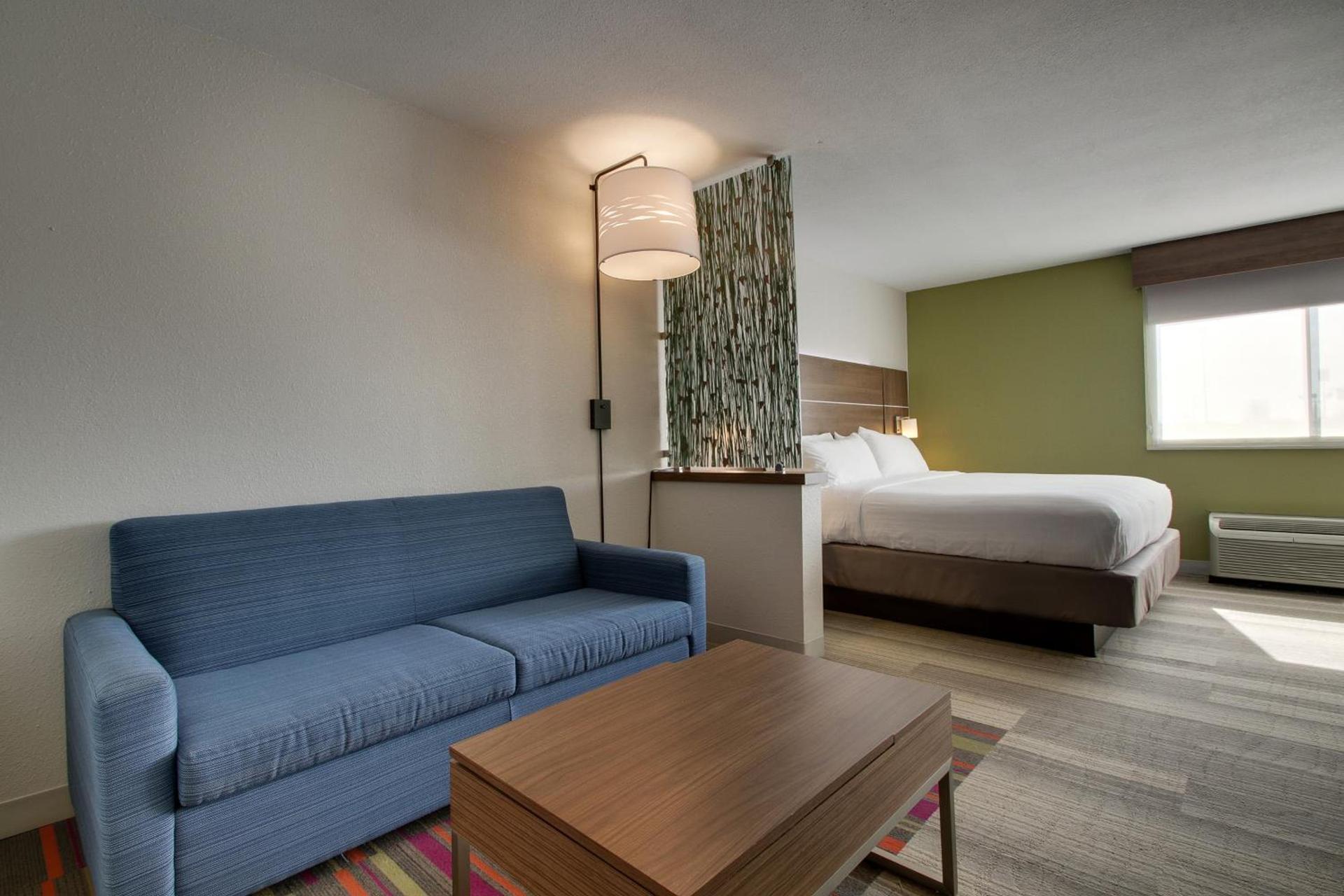Holiday Inn Express & Suites Wapakoneta by IHG photo 17