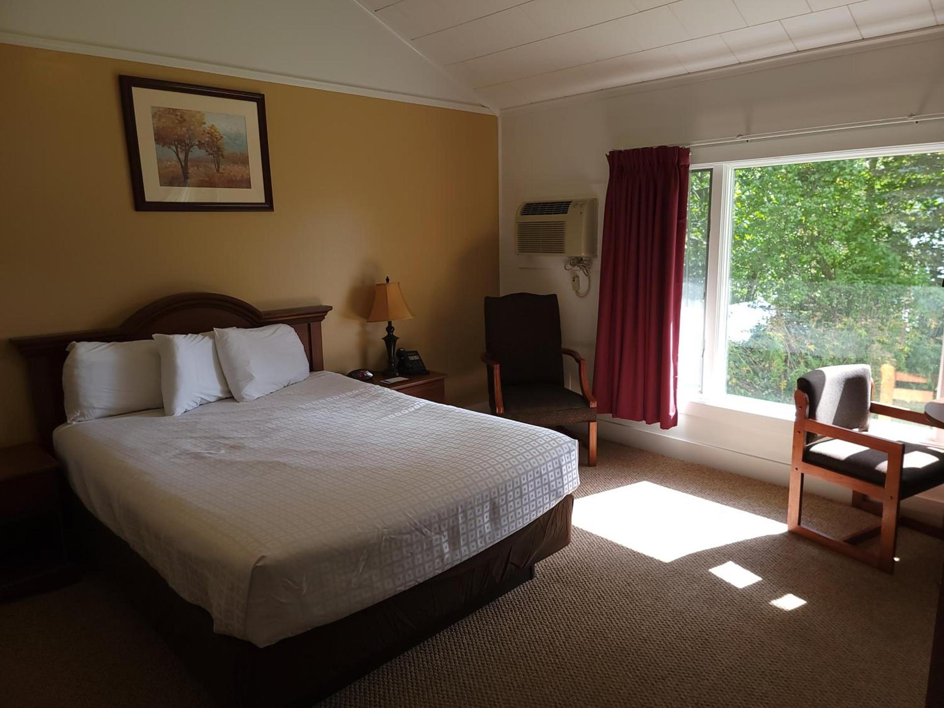 Hickory Grove Motor Inn - Cooperstown photo 2
