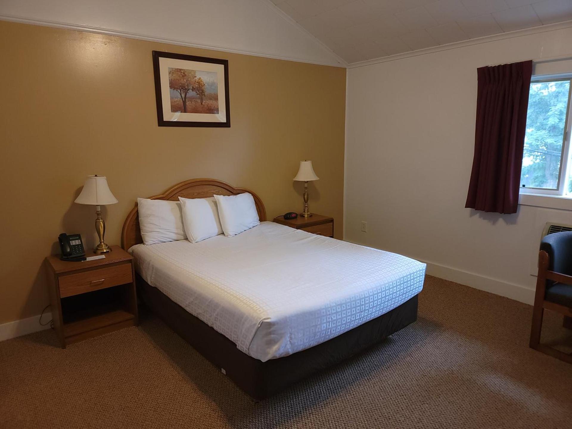 Hickory Grove Motor Inn - Cooperstown photo 6