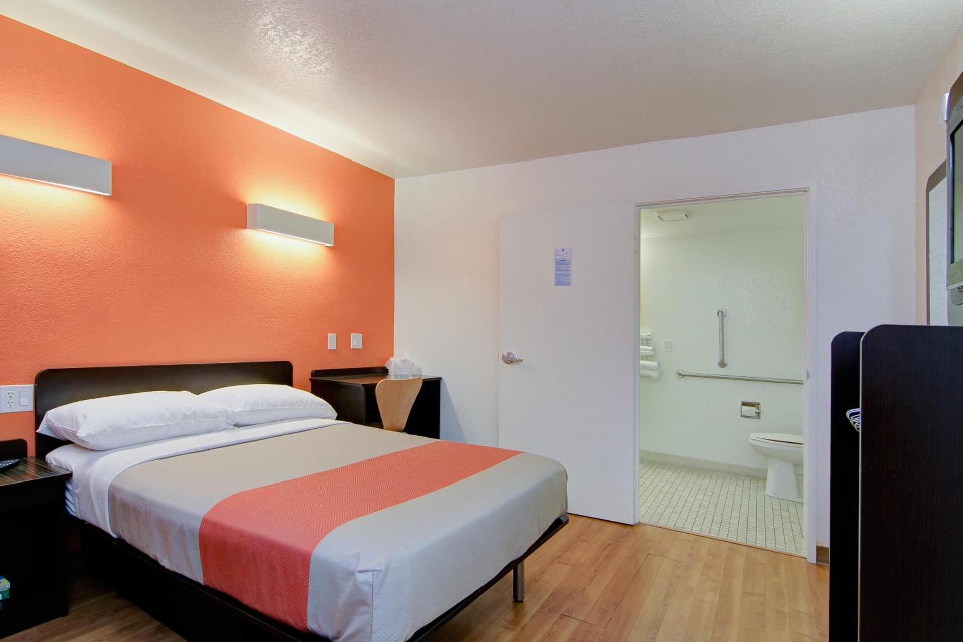 Motel 6 Old town Scottsdale Fashion Square photo 21