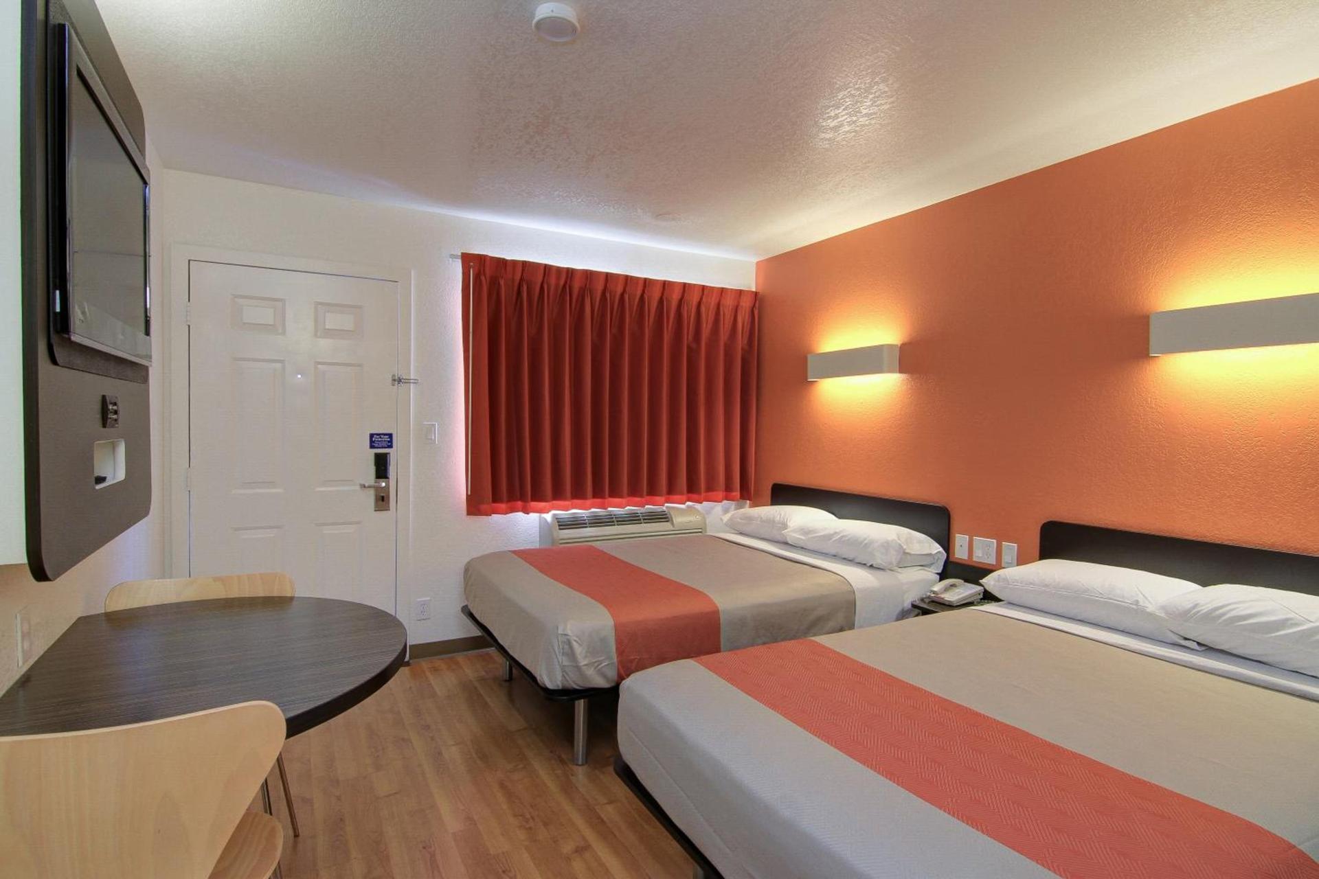 Motel 6 Old town Scottsdale Fashion Square photo 25