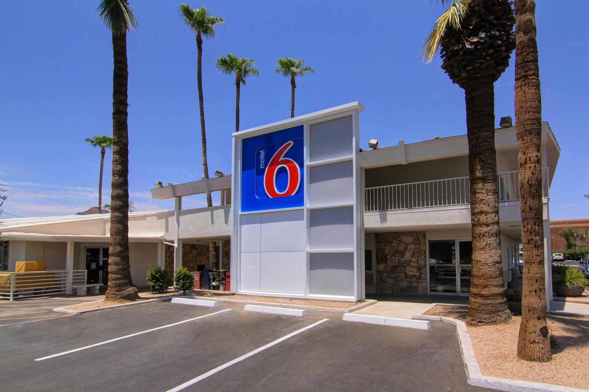 Motel 6 Old town Scottsdale Fashion Square photo 6