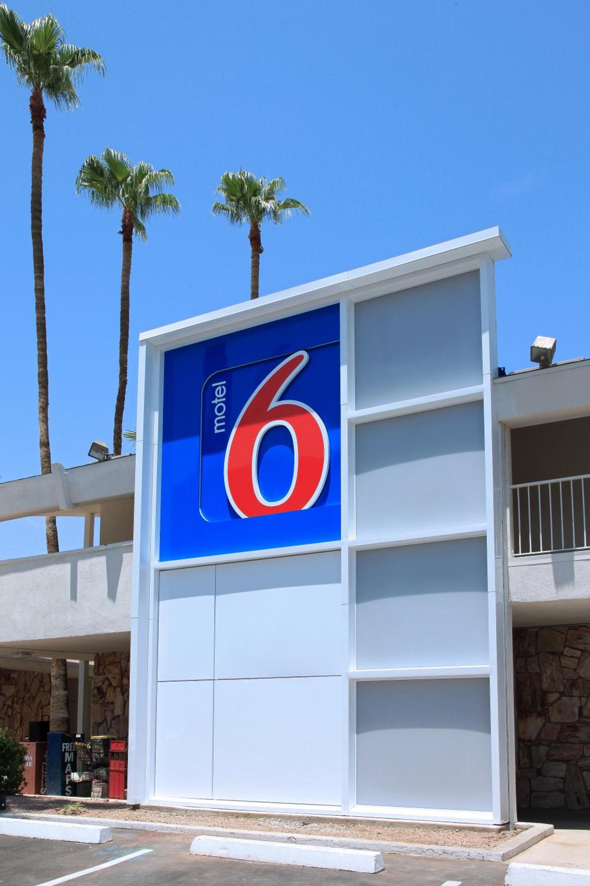 Motel 6 Old town Scottsdale Fashion Square photo 5