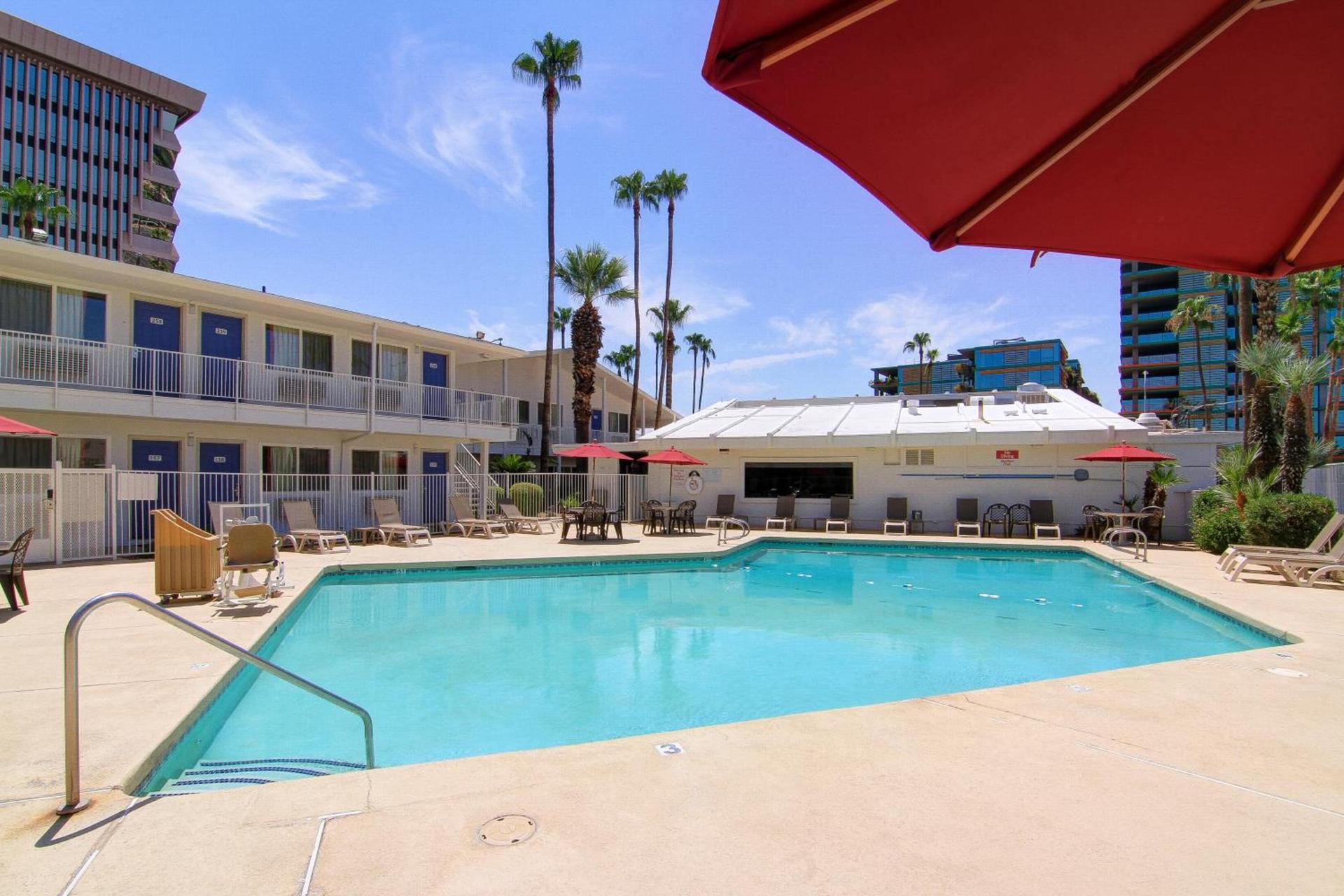 Motel 6 Old town Scottsdale Fashion Square photo 9