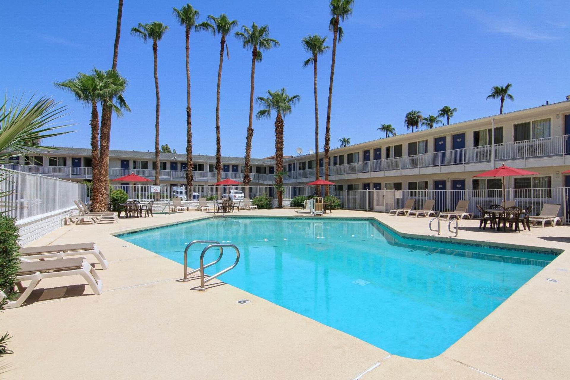 Motel 6 Old town Scottsdale Fashion Square photo 11