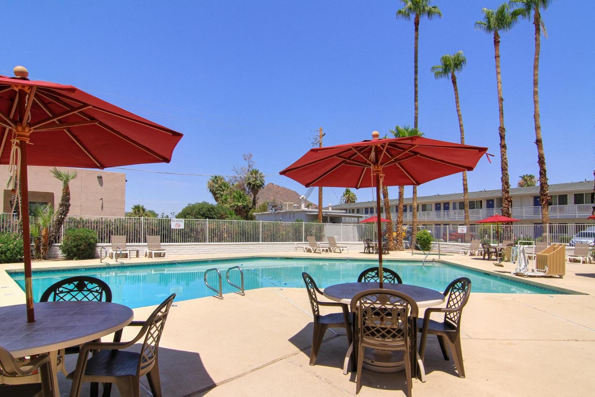 Motel 6 Old town Scottsdale Fashion Square photo 10