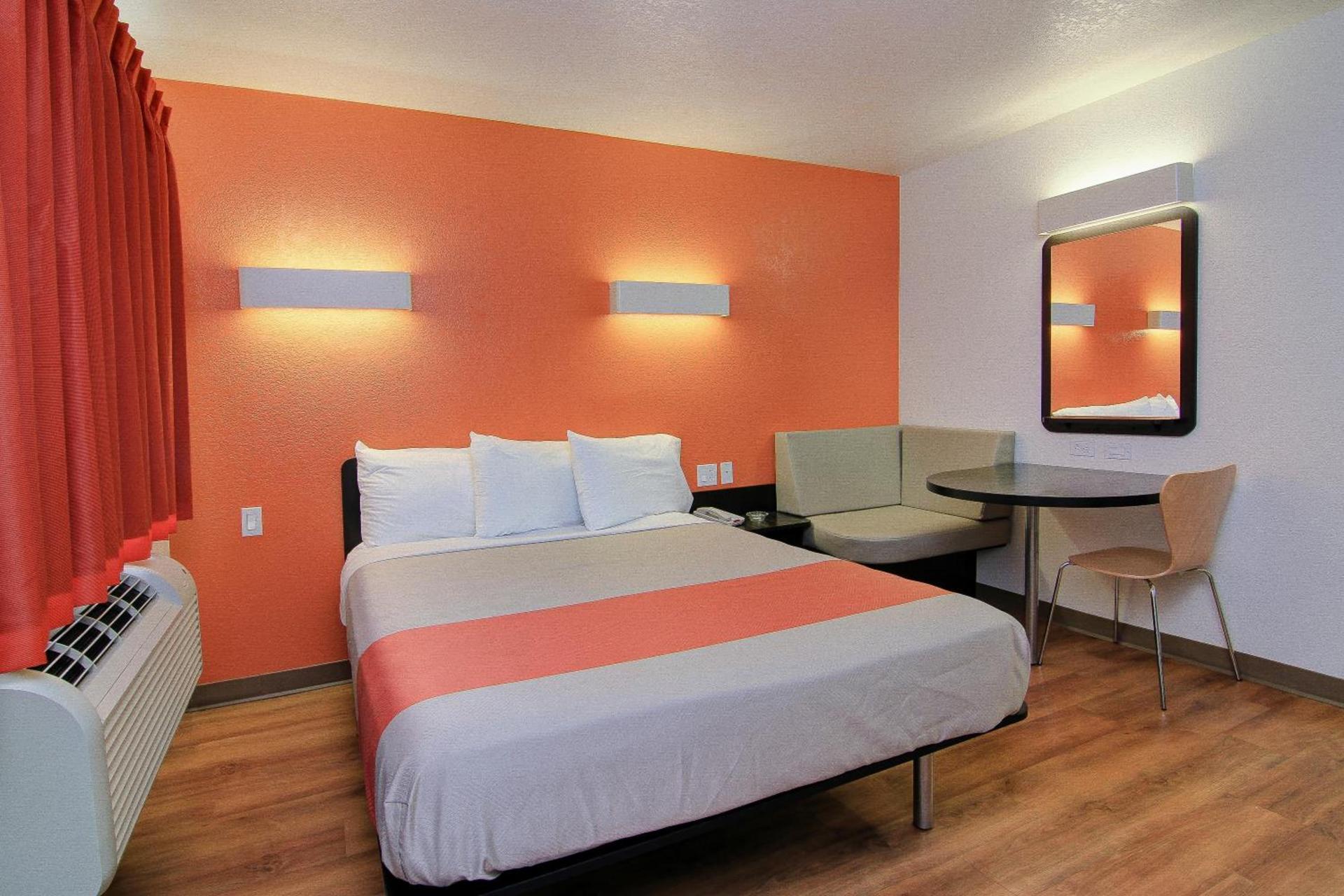 Motel 6 Old town Scottsdale Fashion Square photo 19
