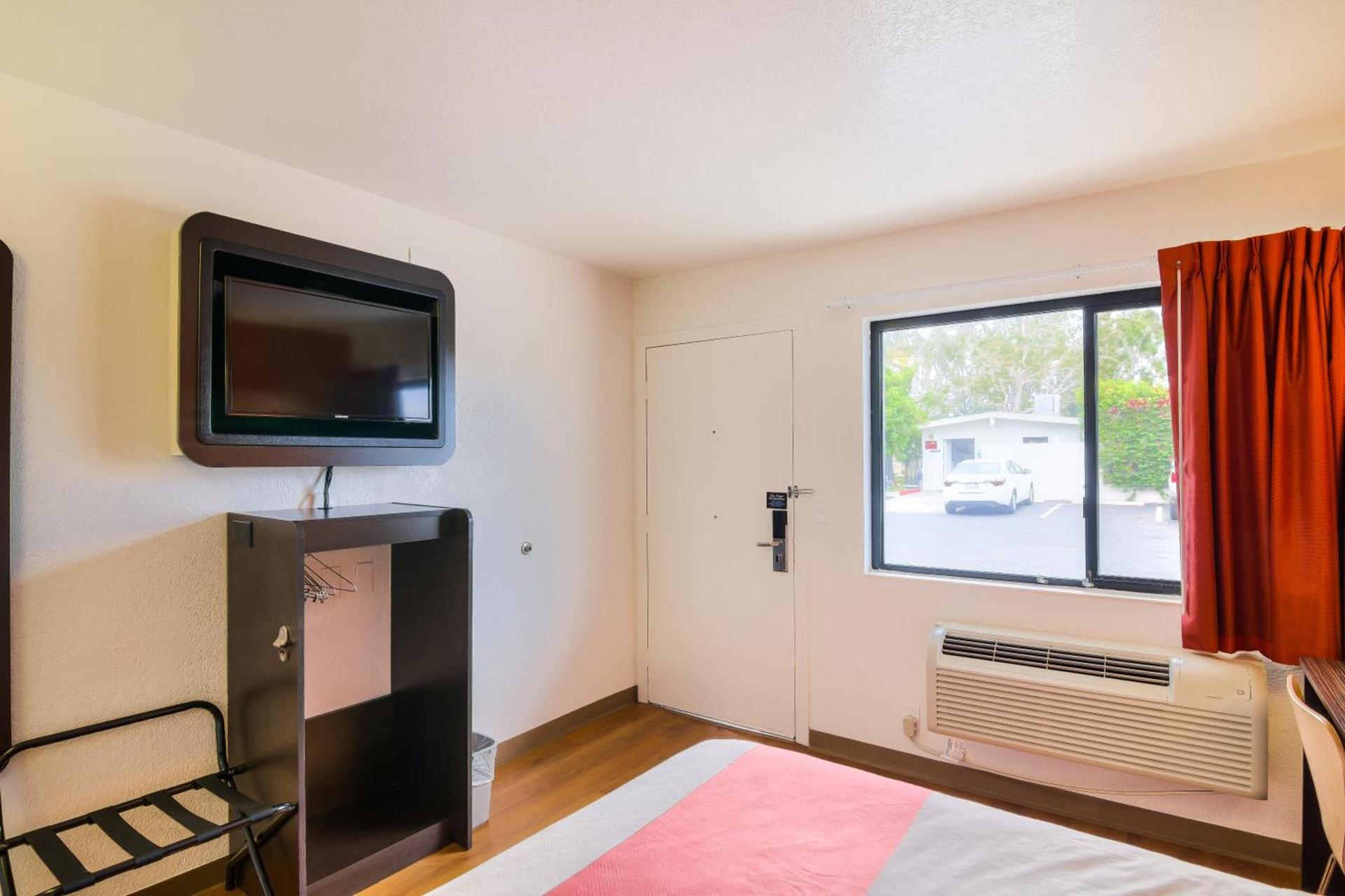 Motel 6-Camarillo, CA photo 33