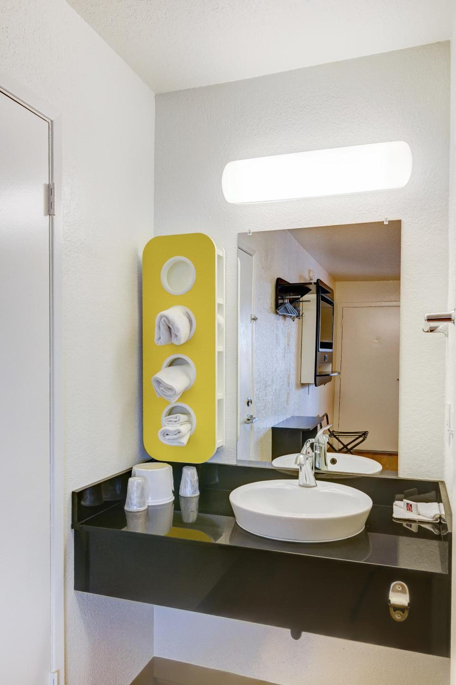 Motel 6-Camarillo, CA photo 34