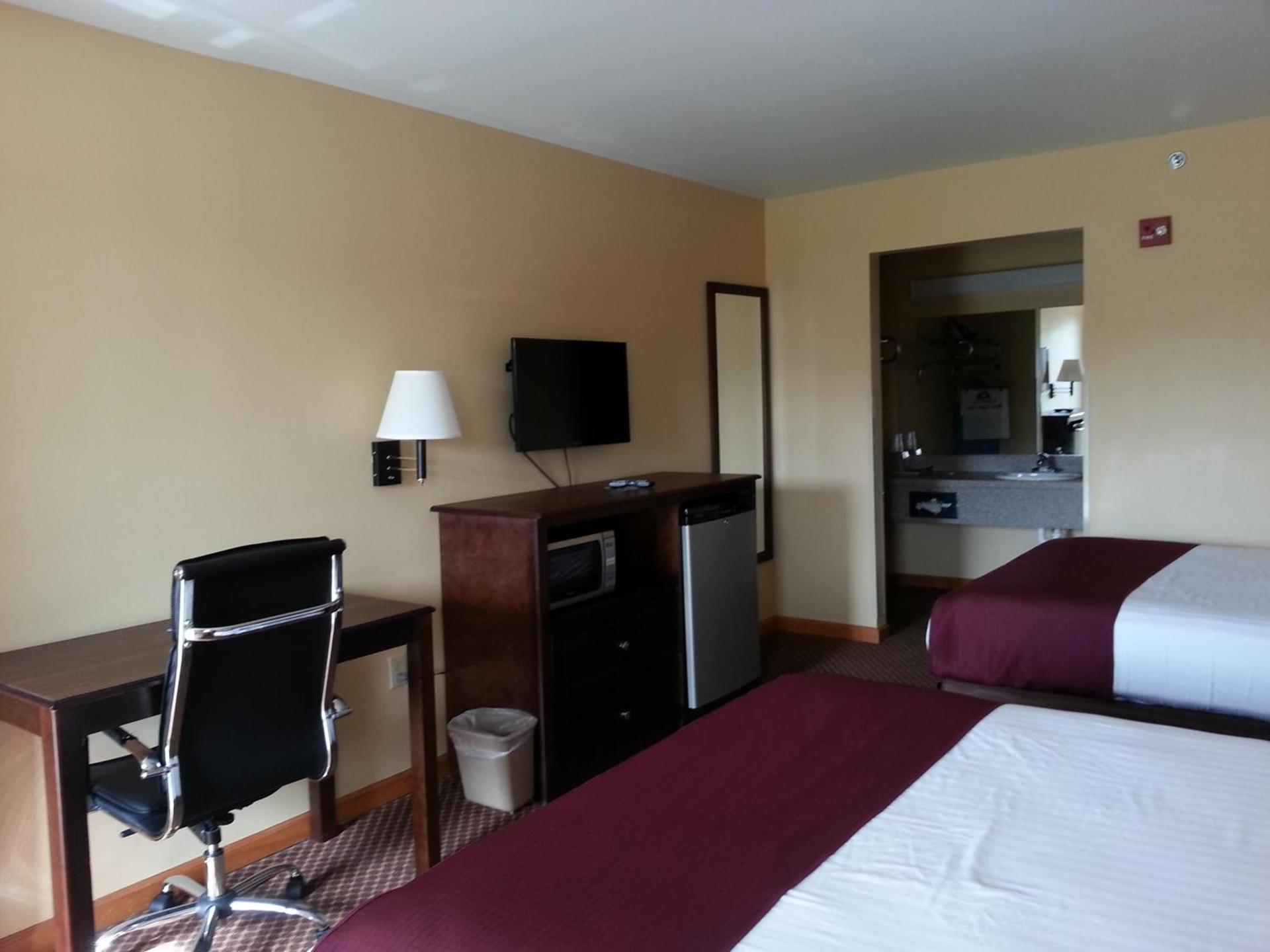 Americas Best Value Inn Bryant photo 3