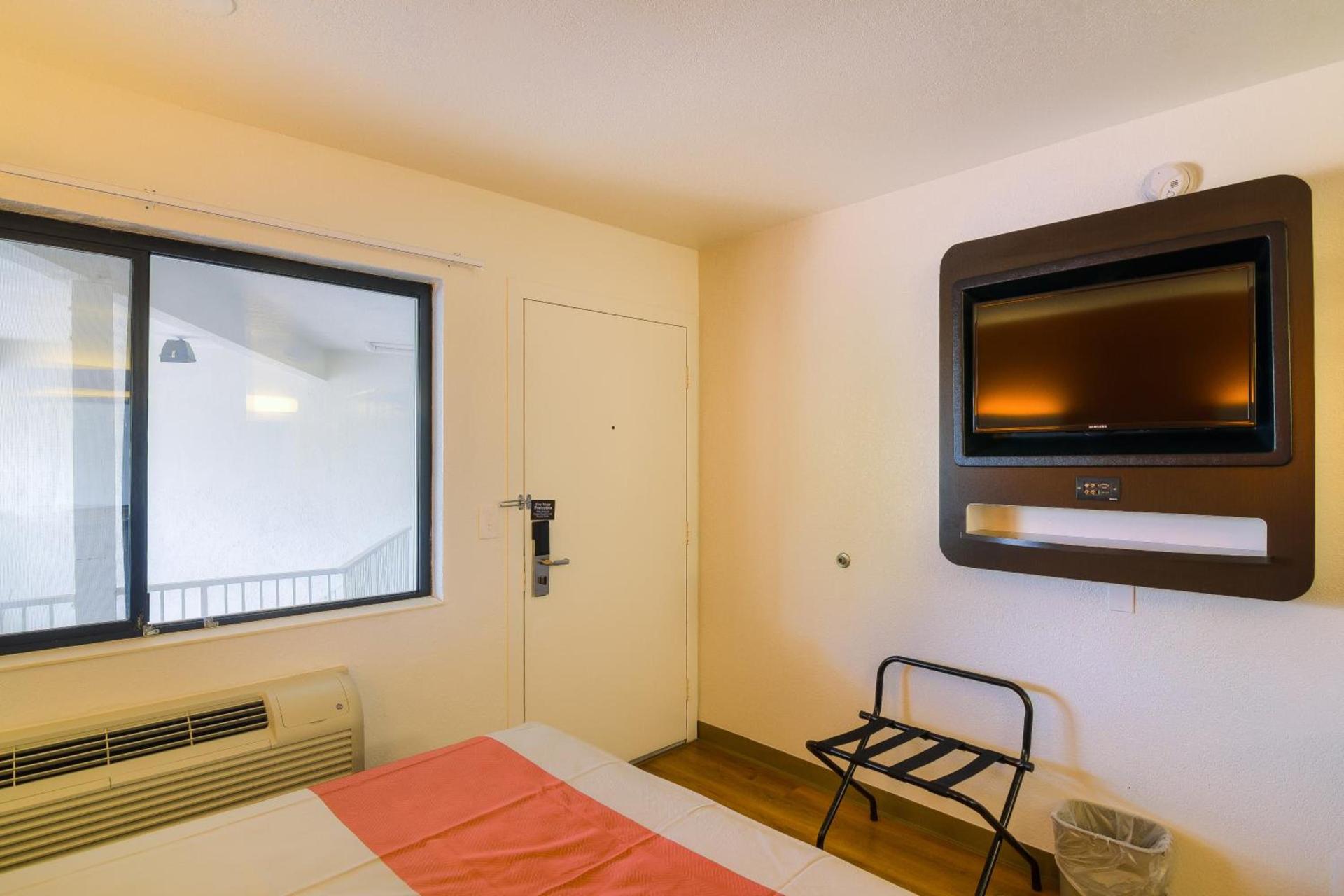 Motel 6-Camarillo, CA photo 43