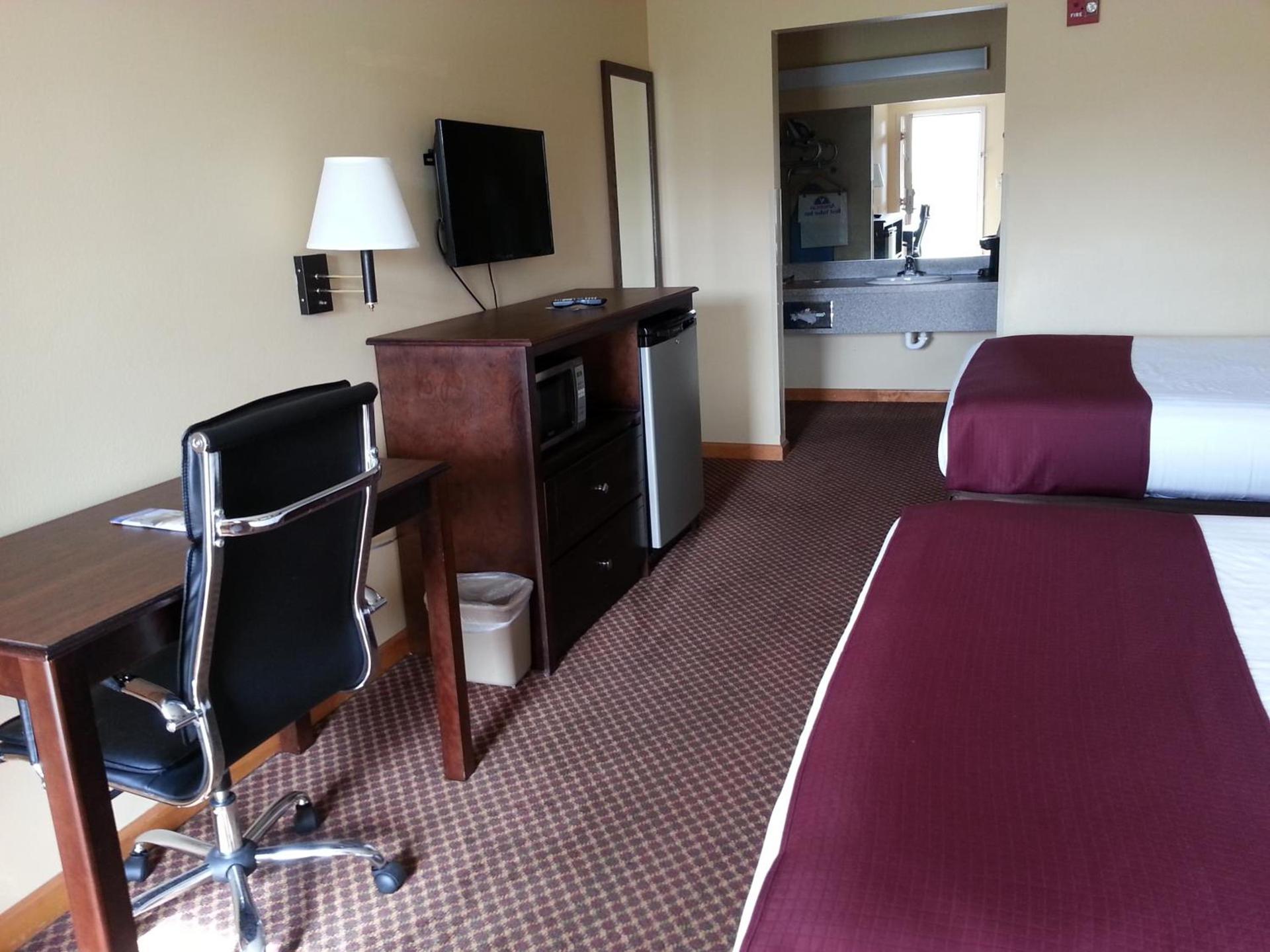 Americas Best Value Inn Bryant photo 9