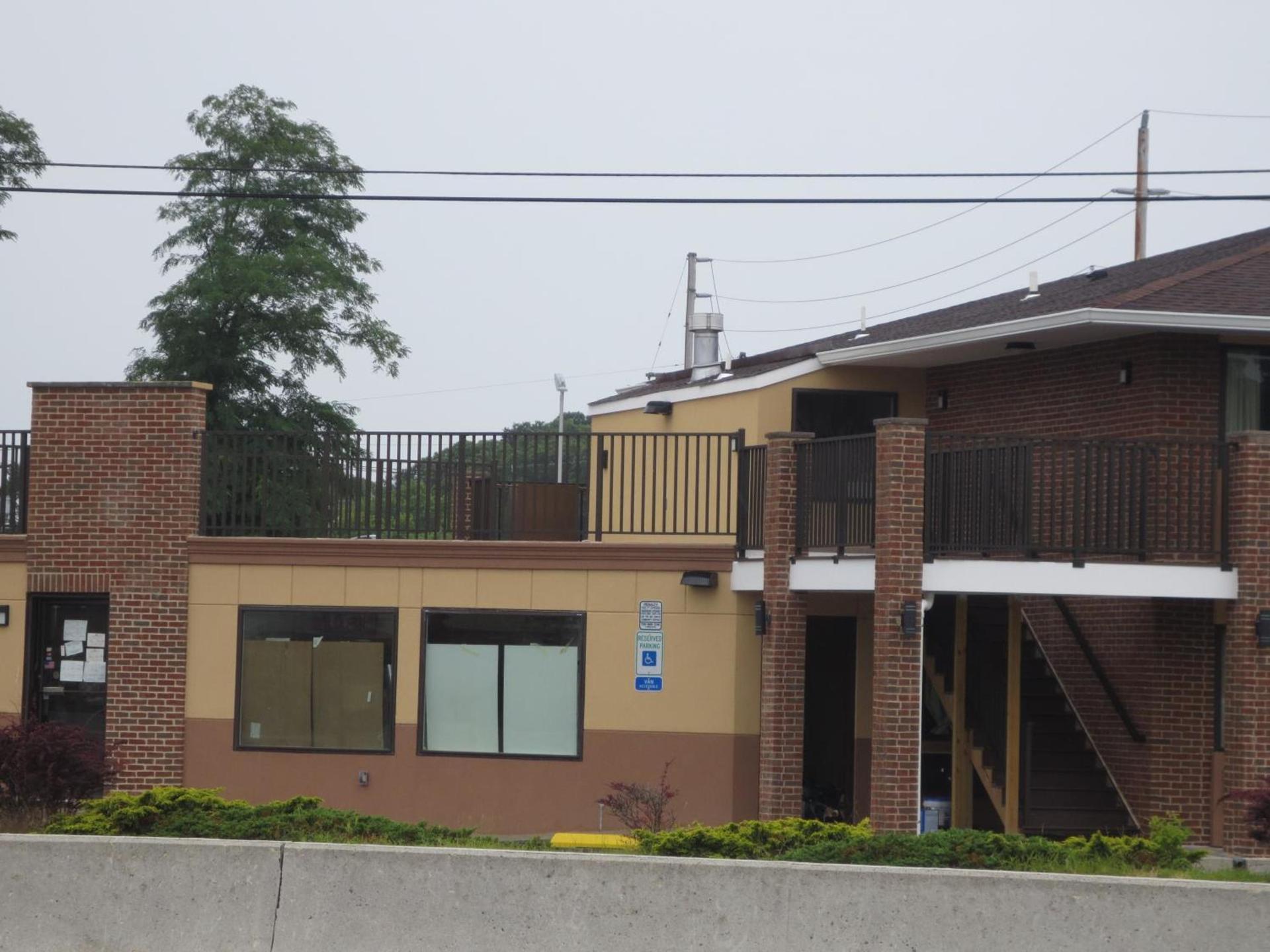 Brick Motor Inn photo 3