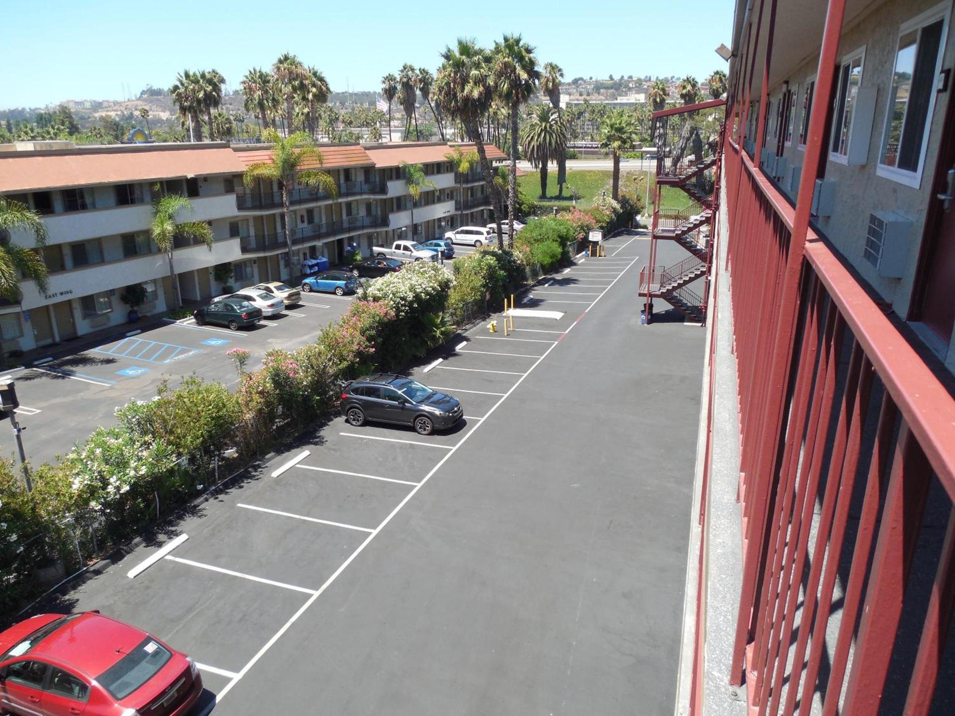 Super 8 by Wyndham San Diego Hotel Circle photo 44