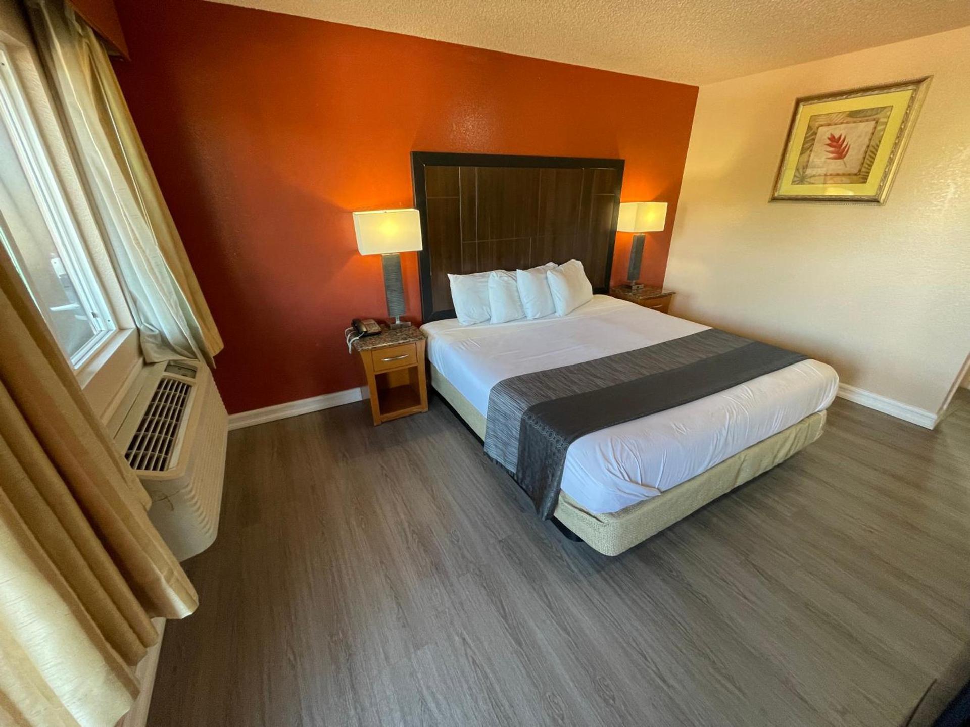 Pacific Inn photo 21