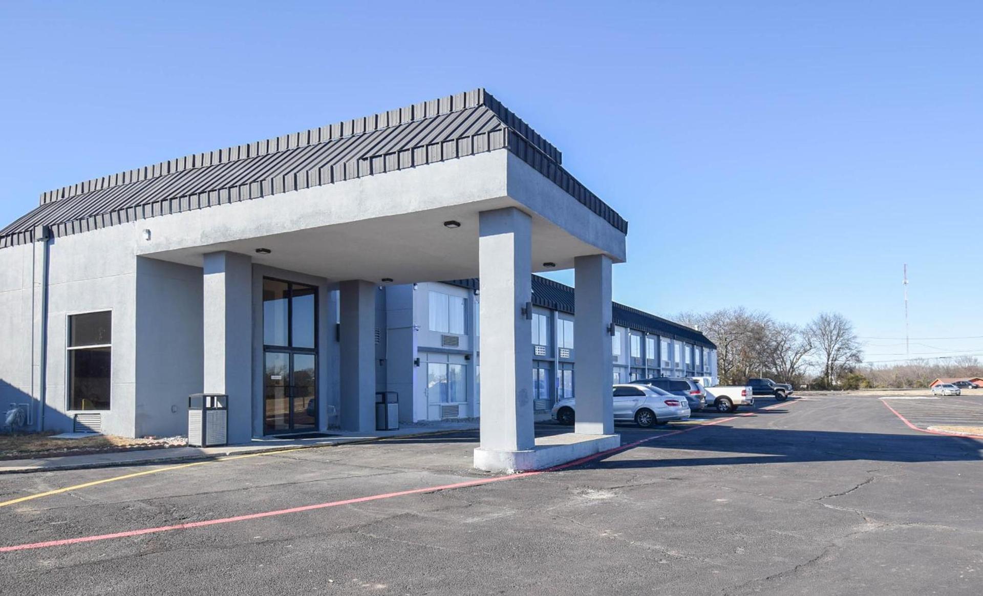 Quality Inn & Suites Sulphur Springs photo 32